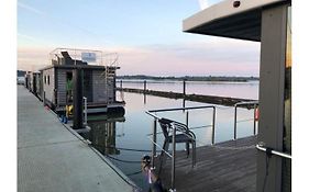 Hausboot Fjord Aries Mit Dachterrasse In Schleswig
