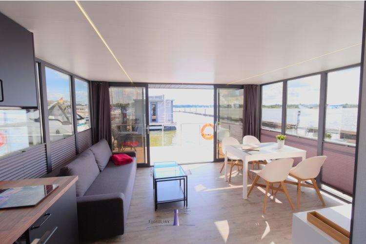 Hausboot Fjord Aries Mit Dachterrasse In Schleswig Hotel Eksteriør billede